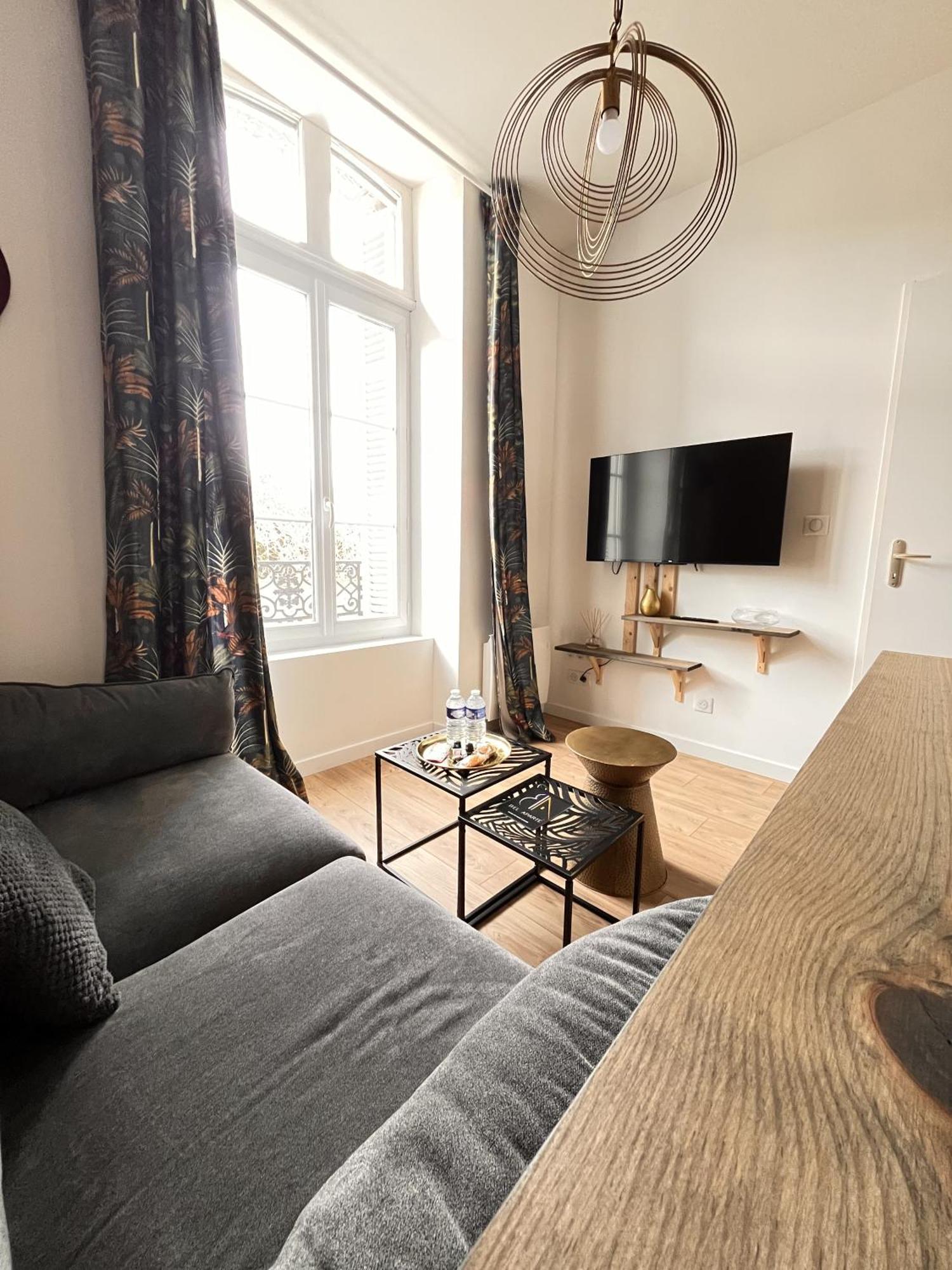 De L'houmeau - Proche Gare Apartment *